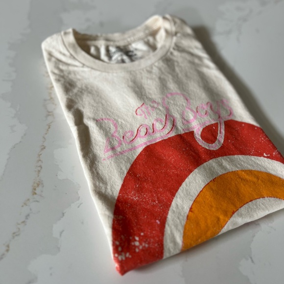 The Beach Boys Graphic Tee NWT - Picture 1 of 7